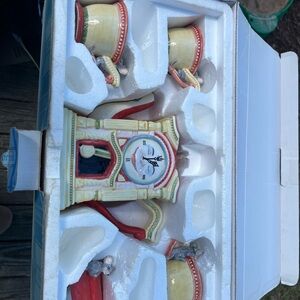 Hickory Dickery dock clock tea set with 3 cups